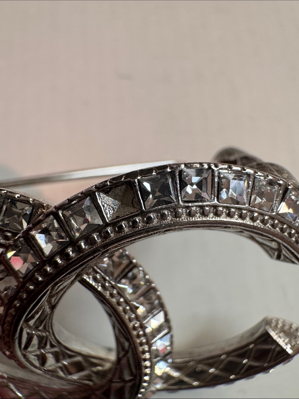 Chanel brooch - Picture 5 of 12